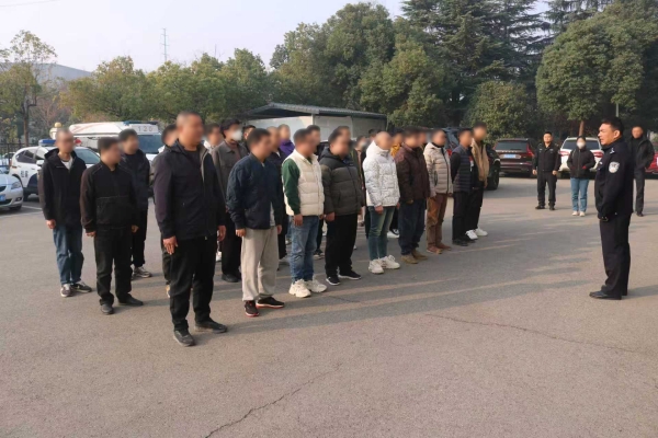 东西湖区人民检察院组织社区矫正对象前往区看守所开展警示教育活动